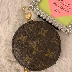 ❌❌SOLD❌❌Louis Vuitton Multi pochette coin purse